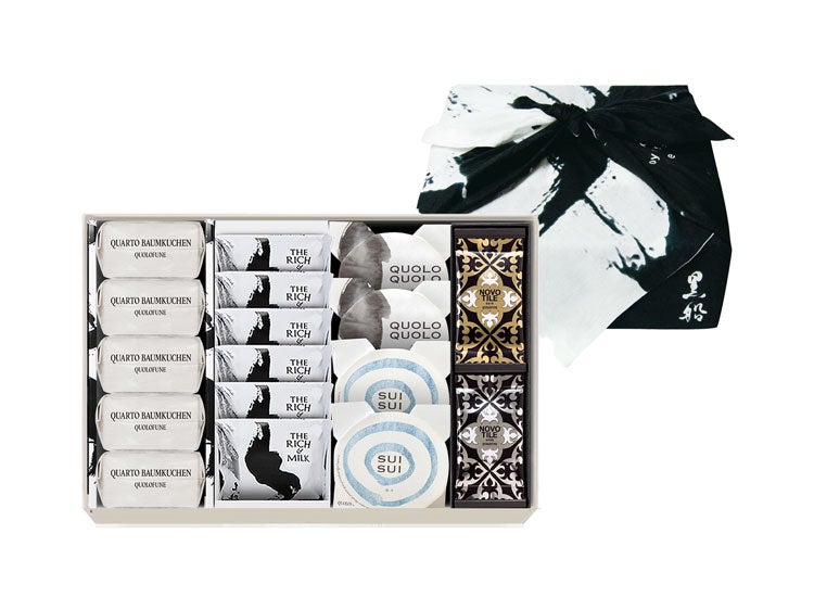 クアルトバウム(5個)・ザ リッチ アンド ミルク(6枚)・水々(2個)・黒々(2個)・ノボタイル(12枚)の詰合せ(風呂敷包み)